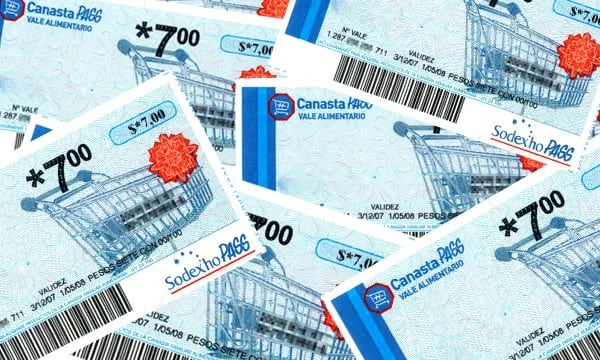 Argentina en retroceso. El Gobierno impulsará la ampliación de la jornada laboral y la vuelta de los tickets de comida.