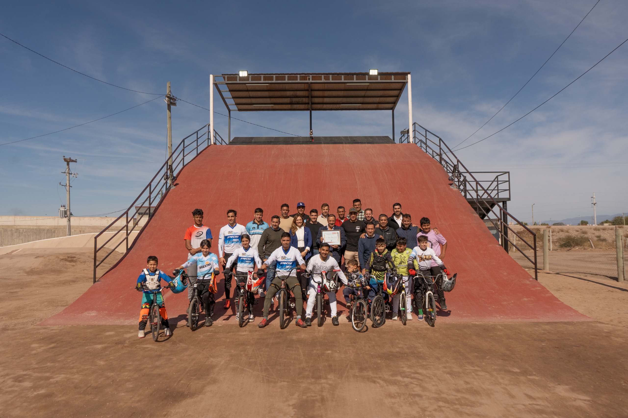 La pista de BMX de La Rioja ya cuenta con un partidor reglamentario para el desarrollo de competencias nacionales. 