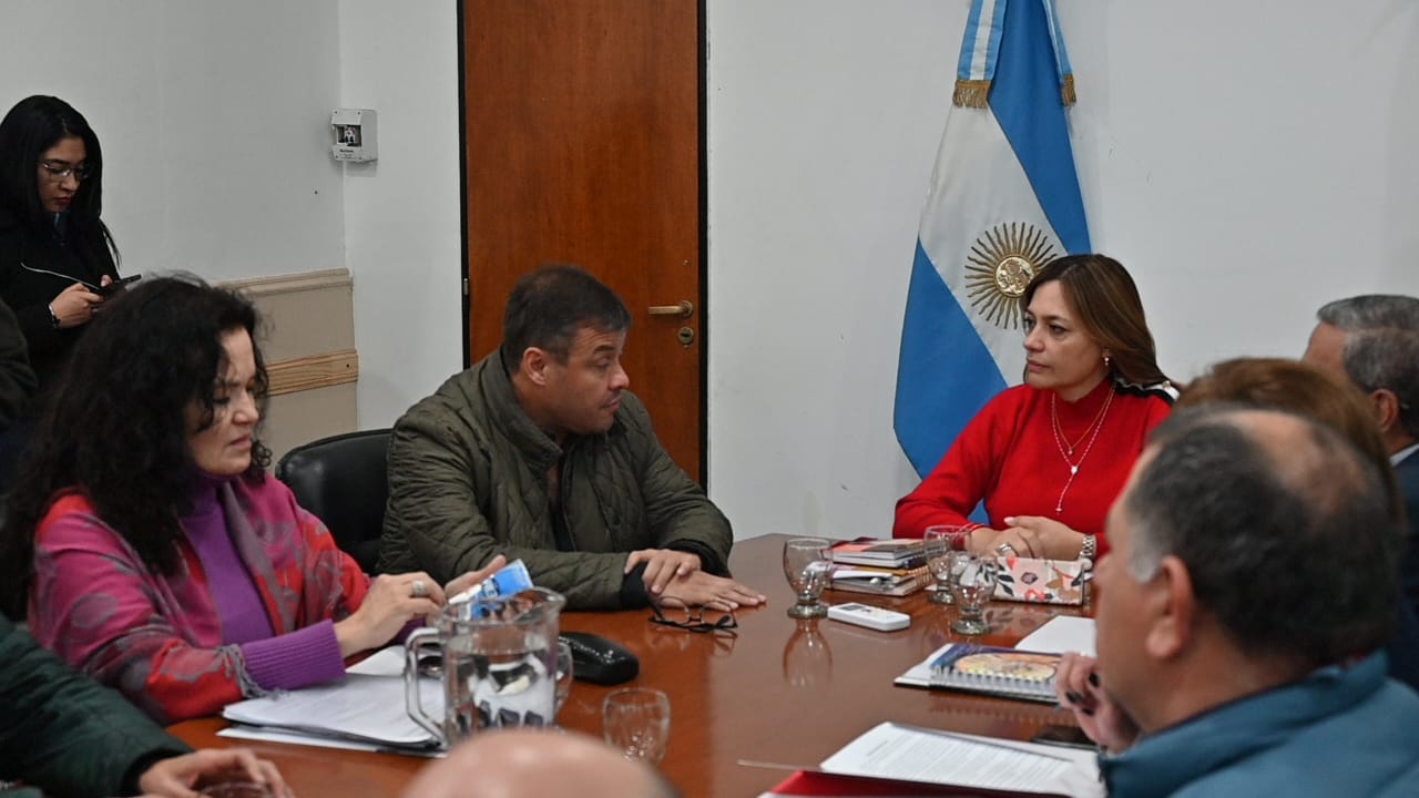 Ernesto Pérez plantea la necesidad de una ley para mitigar el cambio climático.