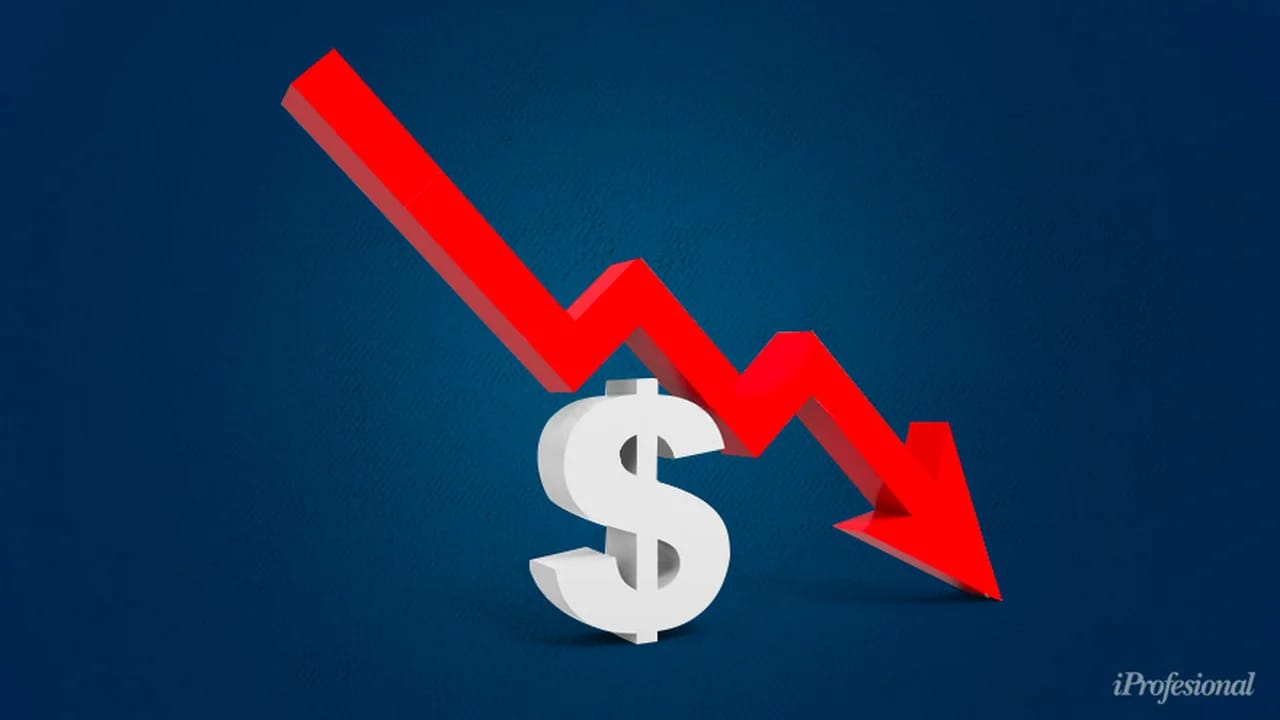 Economistas privados indican que la actividad económica registró un retroceso en julio.