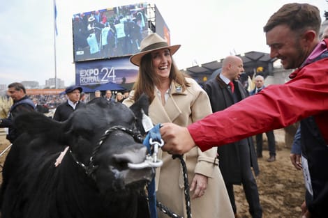 Villarruel afirma que no le autorizaron el ingreso a la Rural. 