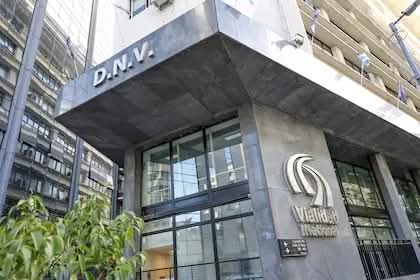 Una mas de Milei. El Gobierno disolverá Vialidad Nacional y transferirá el control del tránsito a la Gendarmería.