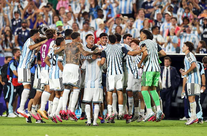Argentina volvi&oacute; a sufrir, pero venci&oacute; a Suiza en el suplementario y jugar&aacute; las semifinales ante Inglaterra 