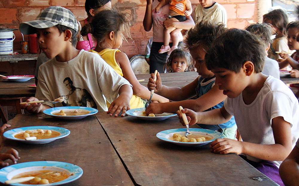 Las politicas de Milei que ahorcan a los mas vulnerables. El 63% de los riojanos elimin&oacute; al menos una comida diaria 
