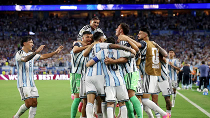 Argentina sufri&oacute; m&aacute;s de la cuenta y avanz&oacute; a los octavos del Mundial tras ganarle en tiempo extra a Cabo Verde 