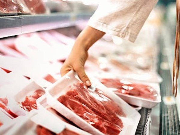 El aumento del precio de la carne amenaza con recalentar la meta inflacionaria de Toto Caputo