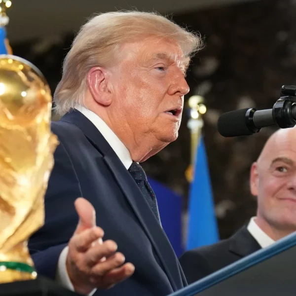 Trump defendi&oacute; el derecho de la Scaloneta a mostrar la bandera de Malvinas y dej&oacute; en rid&iacute;culo a Milei