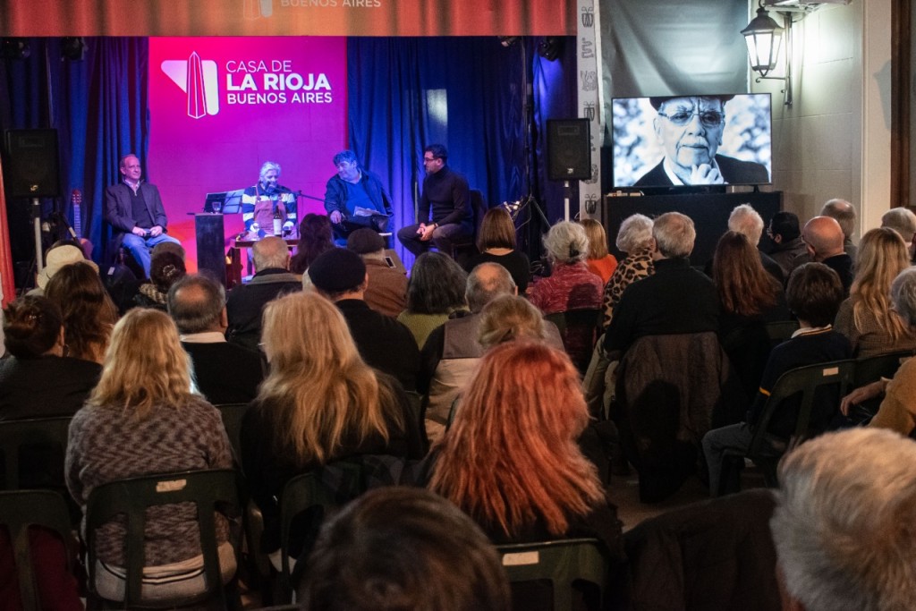 Gran presentación del libro de Pancho Cabral en Buenos Aires