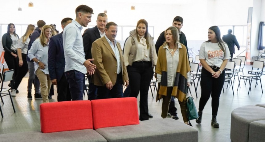 El gobernador inauguró el nuevo comedor estudiantil para garantizar la alimentación saludable de cientos de jóvenes  