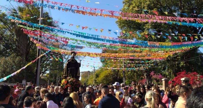 Hoy se realiza la tradicional procesión de San Francisco Solano. 