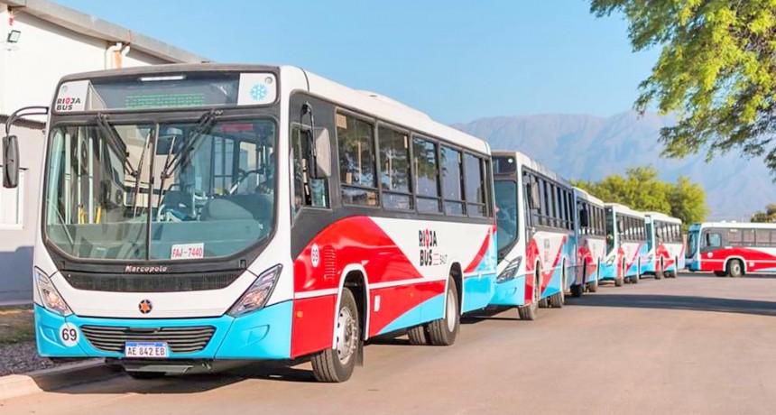 Este lunes el transporte público se manejará con frecuencia de día domingo
