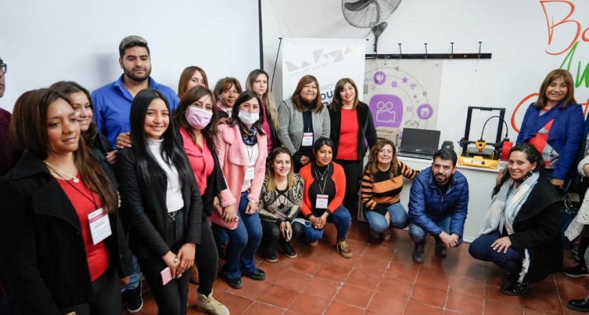 La Universidad para el Adulto Mayor cuenta con un módulo de impresión 3D