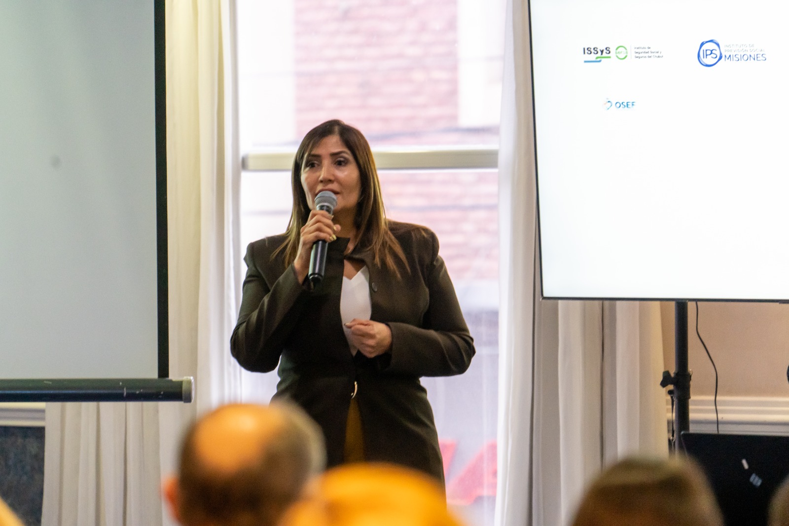 Claudia Ortiz fue convocada por FEFARA para exponer sobre la transformación de APOS 