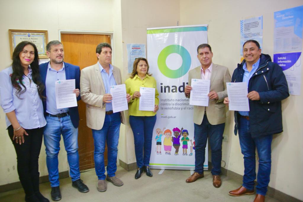 Precandidatas y precandidatos de Unión por la Patria firmaron convenio con el INADI por un debate electoral sin discriminación