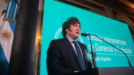Sorprendente elección de Javier Milei: lidera las PASO con el 32% de los votos; lo siguen Juntos por el Cambio y Unión por la Patria