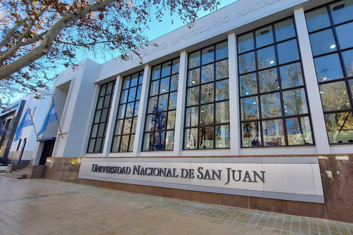 Advertencia de la Universidad Nacional de San Juan: Con los planes de Milei, ir a la universidad costaría hasta 2 millones de pesos. 