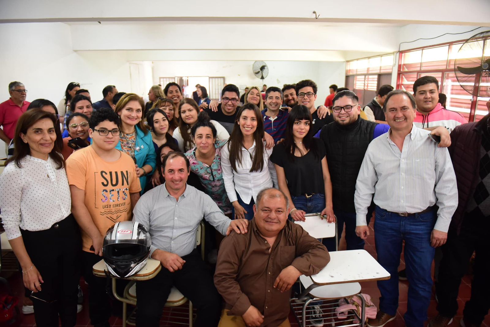 Florencia López visitó sedes de la UNLar. 