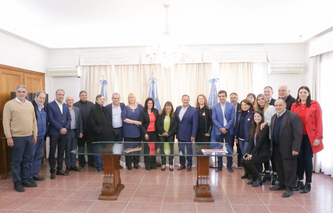 Con el apoyo del gobierno provincial las escuelas de gestión privada congelarán sus cuotas