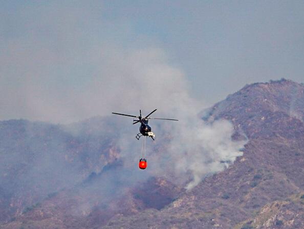 Hasta el momento se encuentra contenido el incendio en el cerro del Velasco.