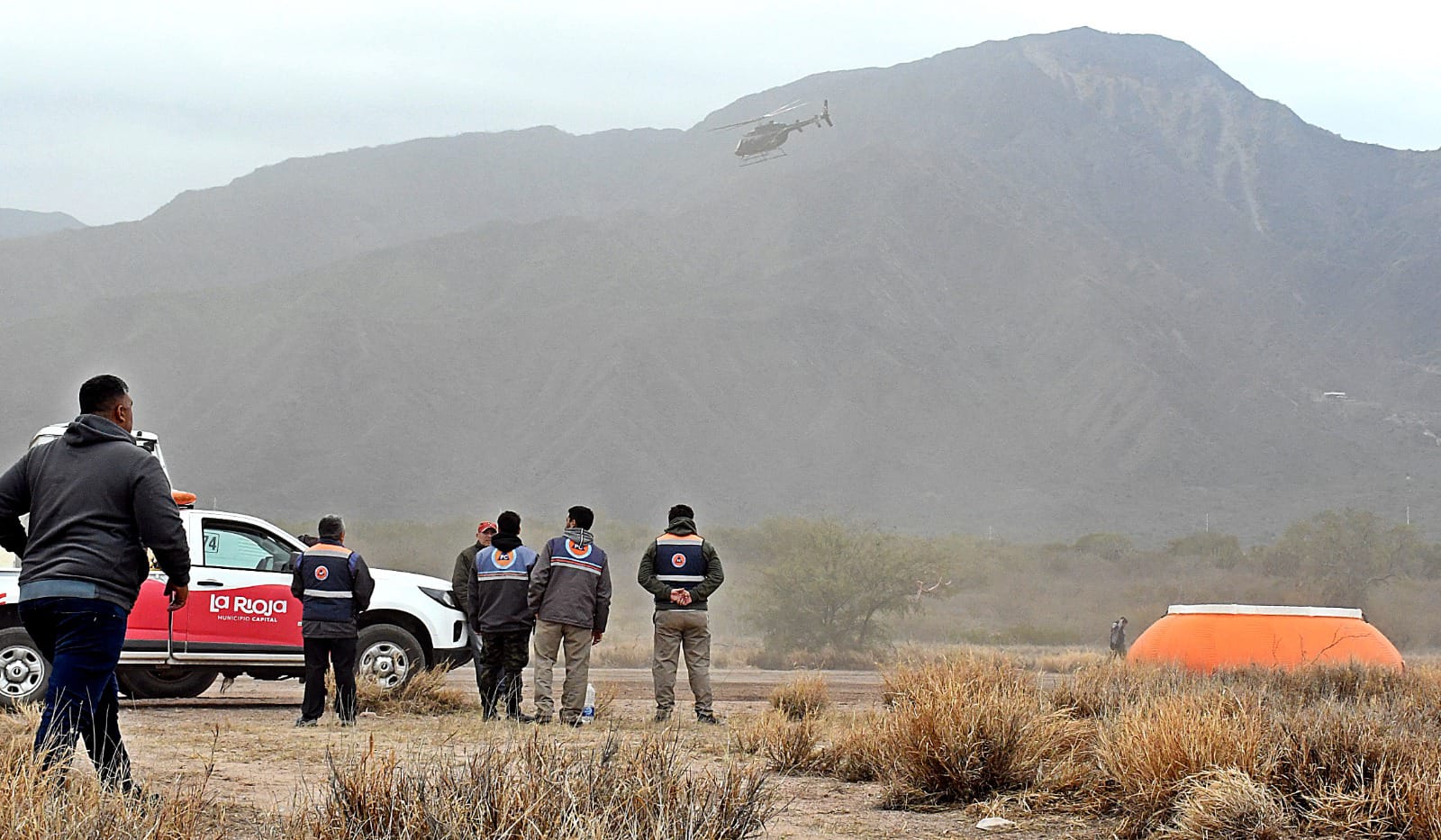 Rescatistas. Siguen con la intensa búsqueda del piloto y la aeronave en el Velasco.