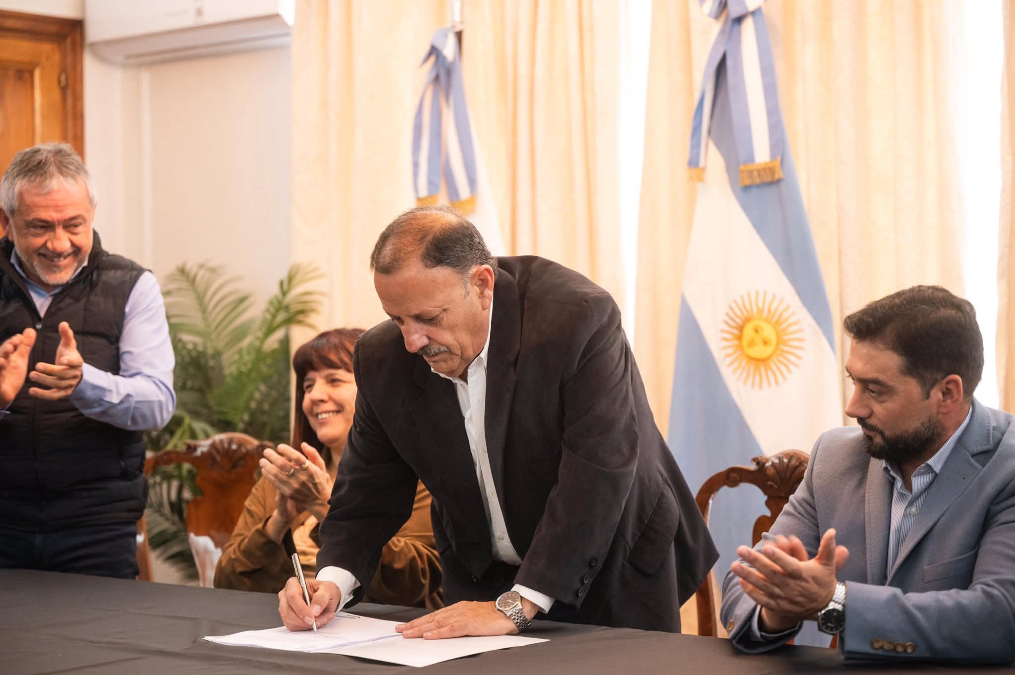 La Rioja firma convenio para reforzar la seguridad vial en la Capital.