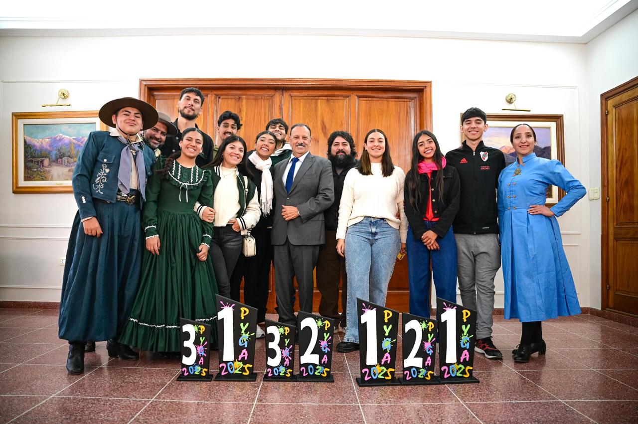 Quintela recibió a los bailarines riojanos que se impusieron en el certamen nacional “Pequeños Grandes Artistas”