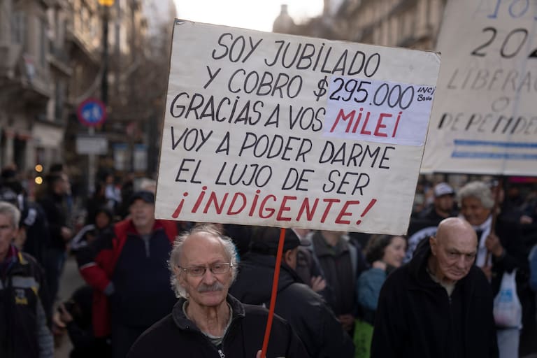 Miserables. Se mantuvo el veto de Milei al aumento a los jubilados