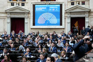 El gobierno consigui&oacute; media sanci&oacute;n de la reforma del BCRA con los votos del PRO y la UCR