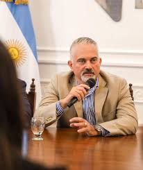 Efecto Milei. Comerciantes pidieron al gobierno provincial una moratoria.