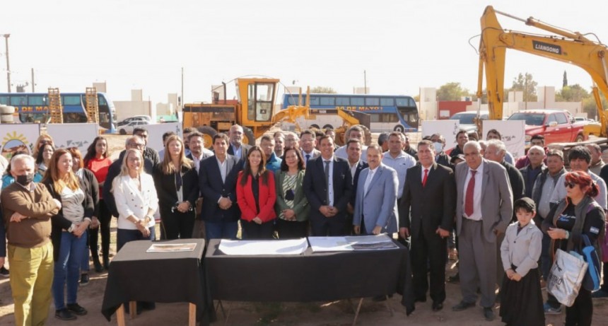 Quintela encabezó la presentación de obra de infraestructura hídrica que beneficiará a cientos de productores locales