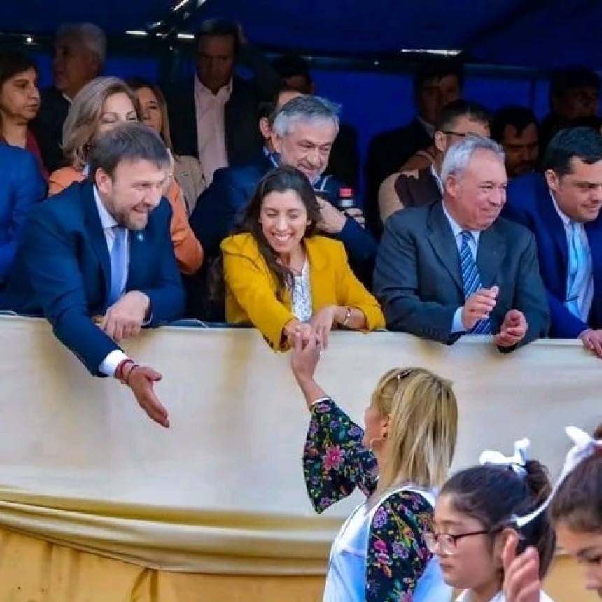 Florencia Lopez presente en el aniversario del Departamento Ortiz de Ocampo