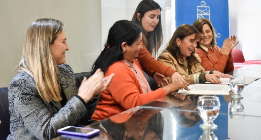 El Municipio firmo el contrato de obra para ejecutar la segunda etapa de urbanizacion en el Bº San Andres
