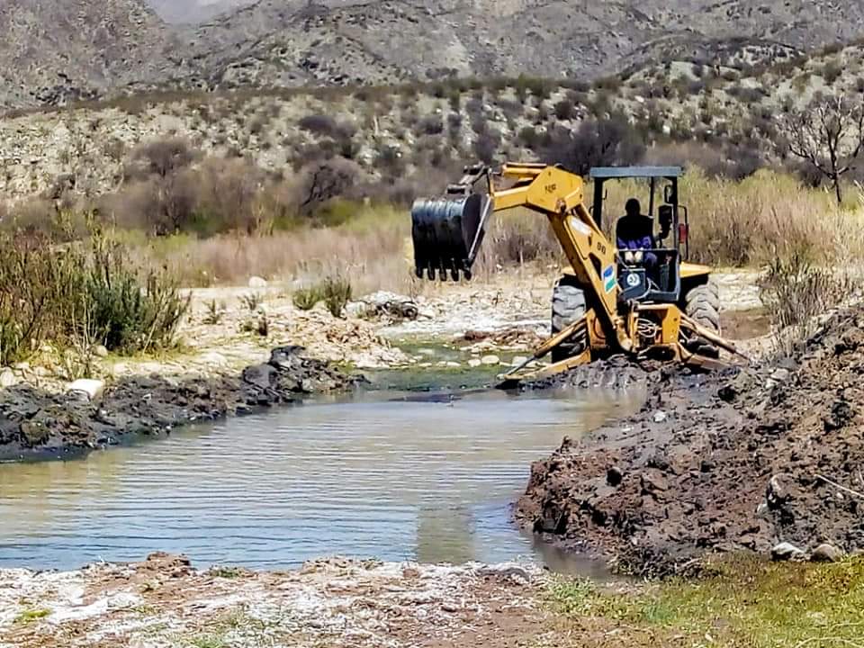 El gobierno provincial intensifica trabajos de mantenimiento para fortalecer el riego en Famatina