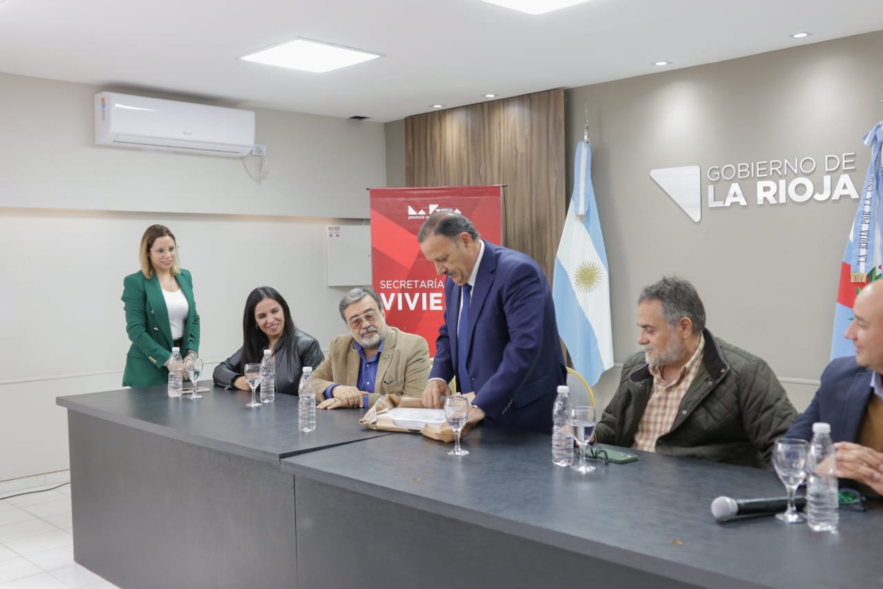 Se construirán nuevas viviendas en la ciudad de Olta. La Rioja fortalece su política habitacional.