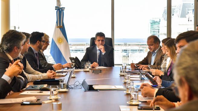 Massa convocó para e este lunes a una reunión por el impuesto a las Ganancias