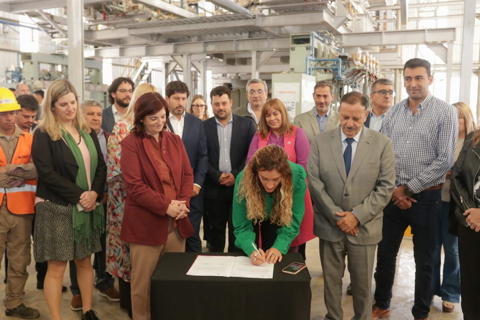 Vidrios Riojanos. Las empresas riojanas son parte de Empleo Verde para el cuidado del ambiente y reciclado de materiales. 