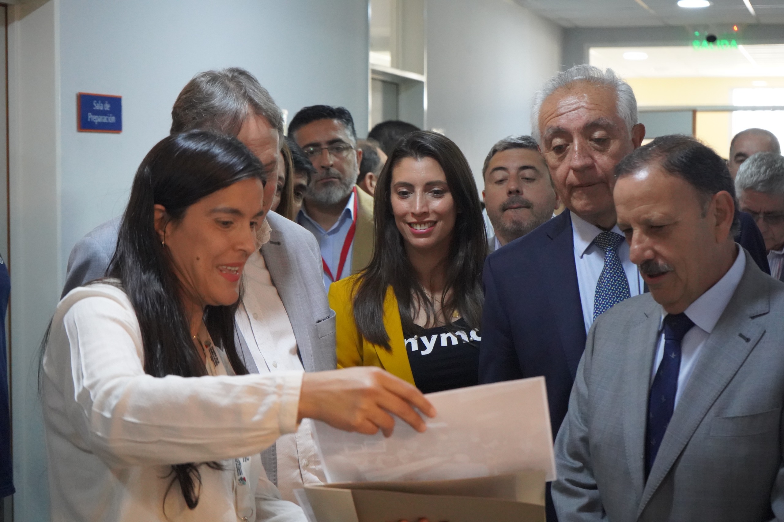 Visita del Gobernador al HMyN