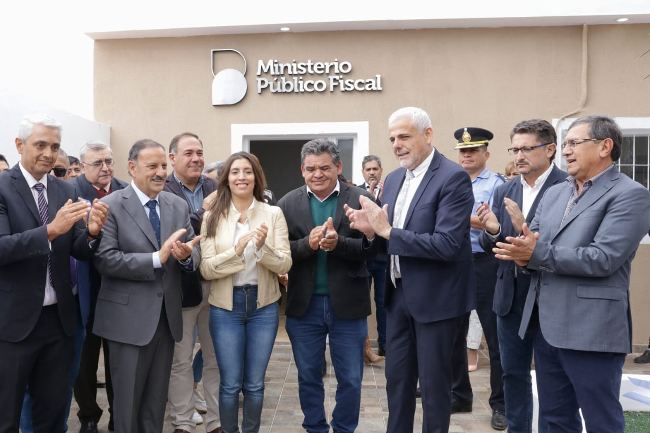 El gobernador Quintela, y el presidente del TSJ, inauguraron la Oficina de Fiscalía en la ciudad de Chepes.