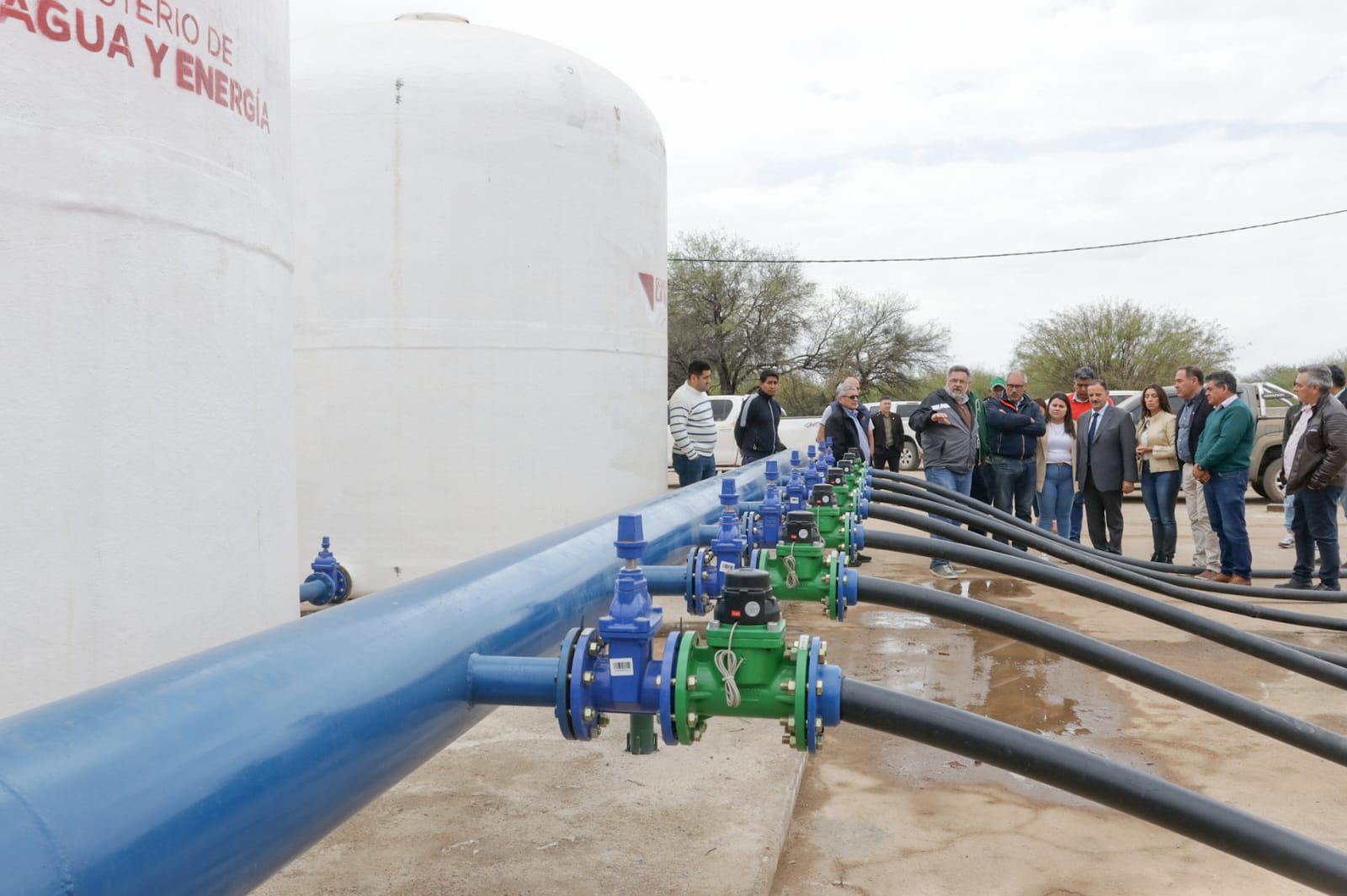 El gobernador Ricardo Quintela inauguró importante obra hídrica que garantizará el servicio de agua potable a todos los barrios de Chepes.