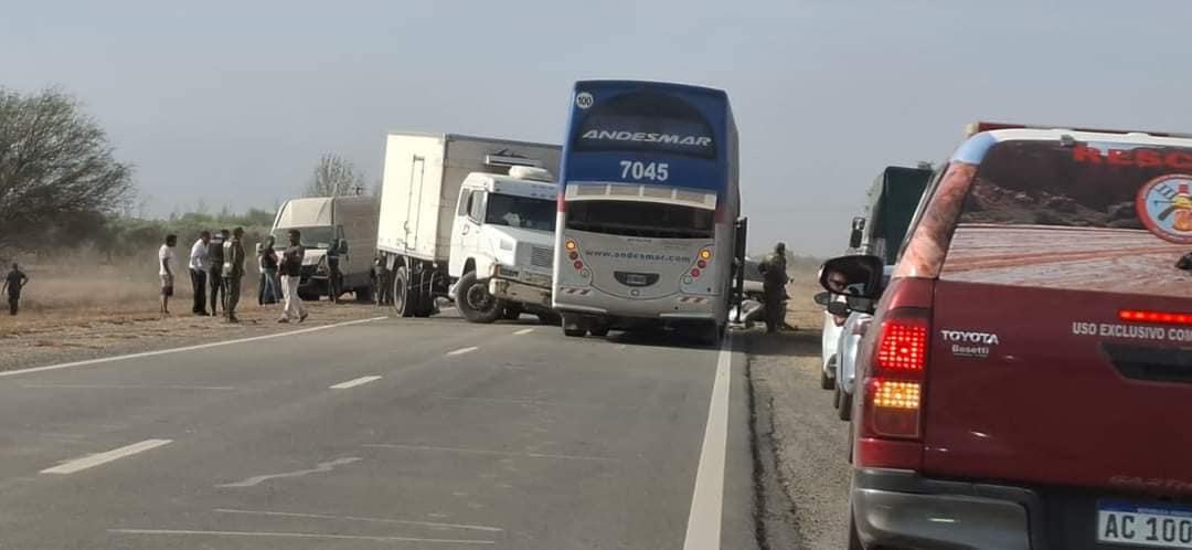 Accidente en ruta 38: Viento zonda provocó un triple choque.