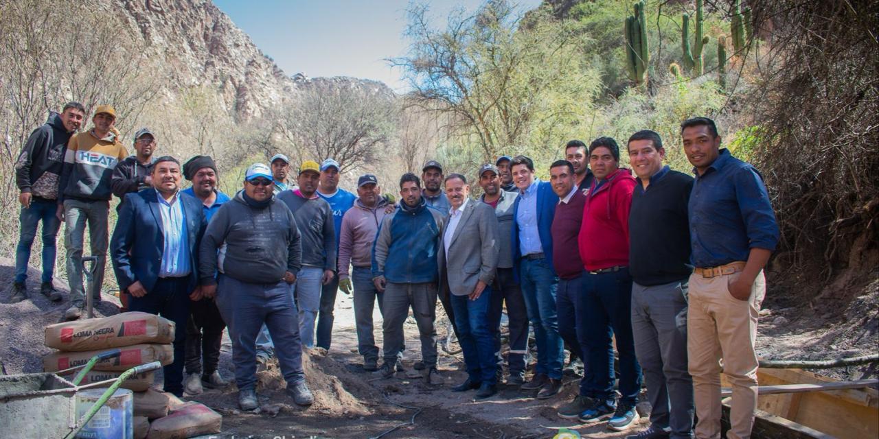 El Gobernador visitó la obra del canal matriz que garantiza el abastecimiento de agua en Sanagasta.