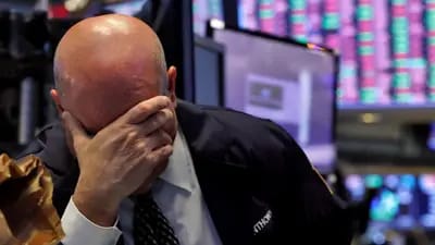 Derrumbe de acciones: por las políticas de Milei hay empresas que valen hasta un 70% menos que el año pasado 