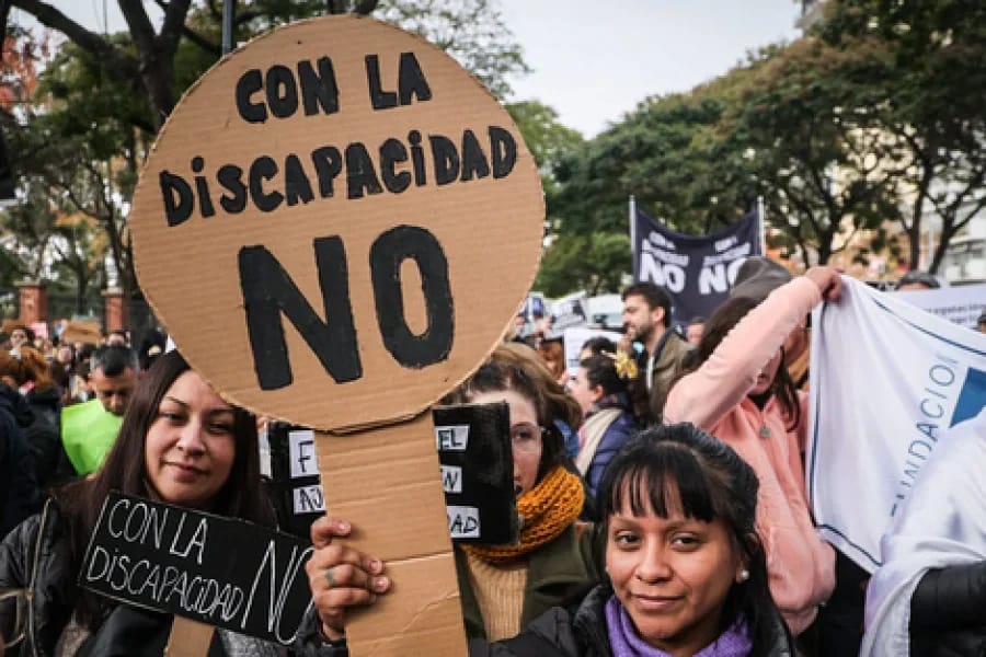 La Rioja brindará asistencia legal a familias afectadas por la baja de pensiones por discapacidad.