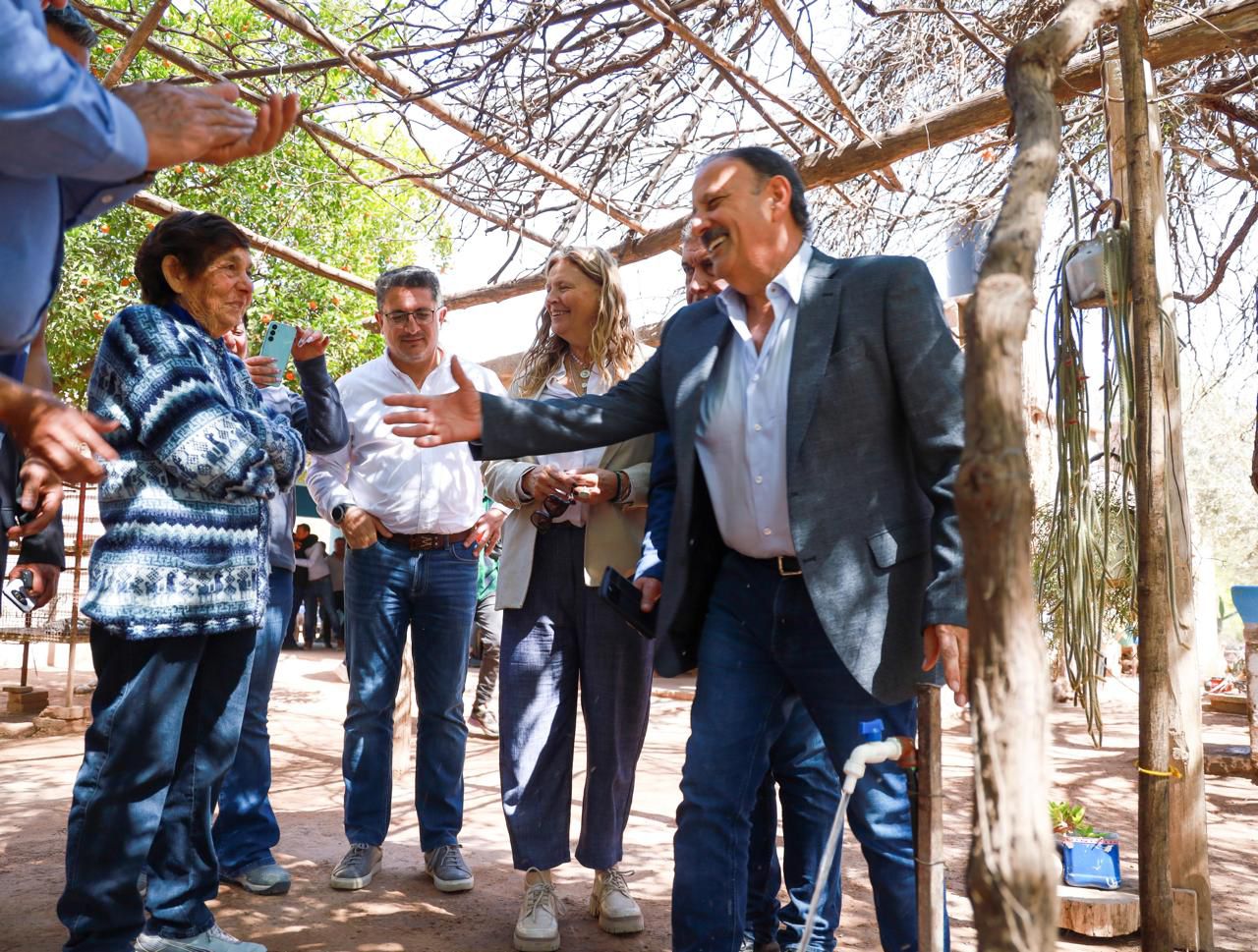 Quintela inauguró obras hídricas en San Blas de Los Sauces que garantizan el acceso al agua como derecho esencial.