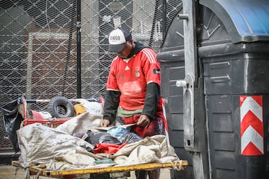 El INDEC desminti&oacute; a Milei. El 32,3 por ciento del pa&iacute;s es pobre y el 7,5 indigente 