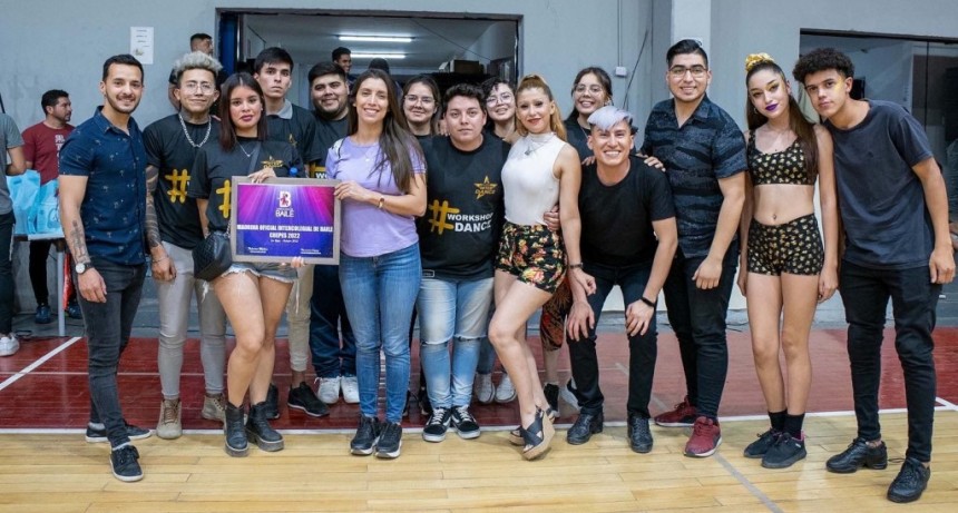 La Vicegobernadora fue elegida madrina de los intercolegiales de baile.