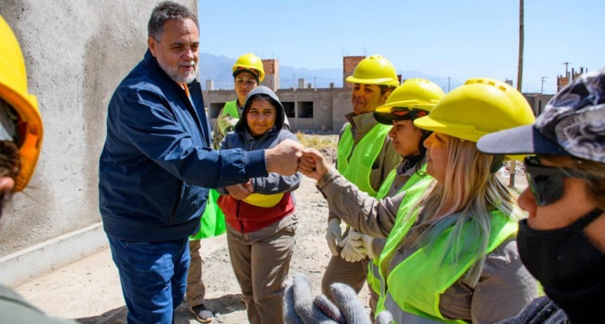Destacan la incorporación de mujeres en el sector de la Construcción