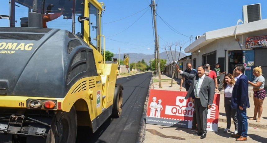 Avanza en más de un 50 por ciento el asfaltado en el barrio Ricardo Primero 