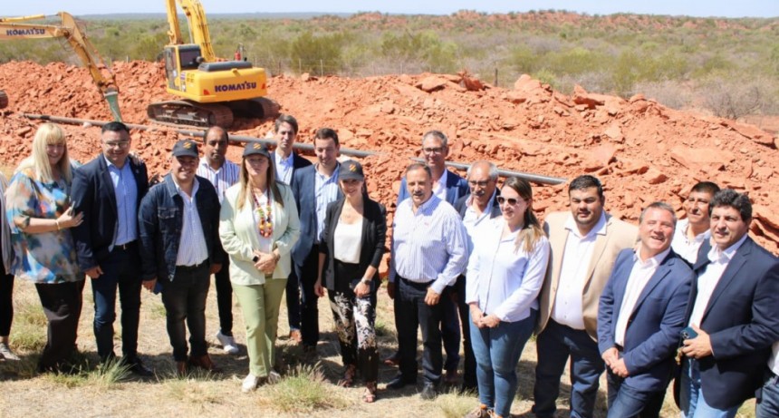 Quintela junto a la secretaria de Energía de la Nación recorrieron la obra del gasoducto productivo II