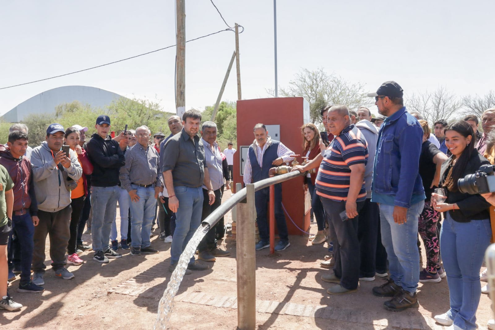 El gobernador Ricardo Quintela inauguró una perforación que mejorara  el servicio de agua potable en Milagro